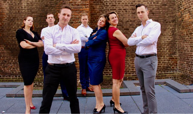 Vocaal Ensemble Omnitet. Vlnr: Carissa Lynn Gerving, Roel Schutgens, Frank Leurs, Niels van Laar, Chris Hilkens, Jurgen de Jong. (foto: Frank Leurs)