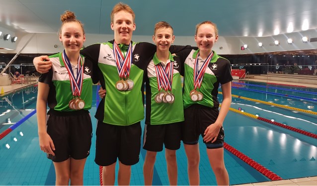 Van links naar rechts: Marieke Koekoek, Wessel Haverkamp, Mika Bongers en Inge Koekoek. (foto: Danny Bongers)