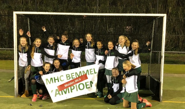 MHC Bemmel MC4 is kampioen. (foto: Egbert Philips)