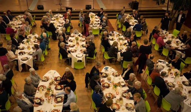 Midwinterdiner 2018: Een zaal vol tevreden gasten. 9Foto: Bouke Lolkema)