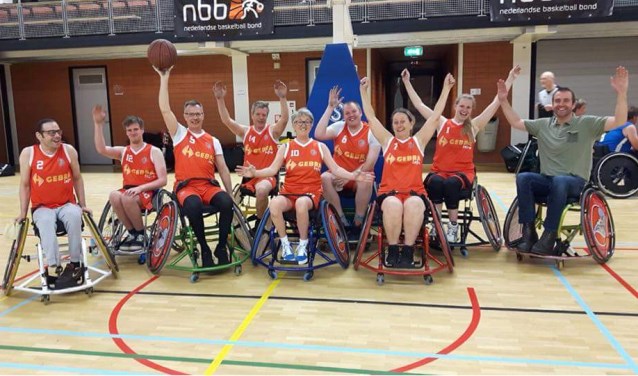 Links naar rechts: Maarten Groenendijk, Daan van der Heyden, Fons van Dael, Robert Dekker, Els Peters, Martijn van de Goor, Lucia Dijkstra, Isabelle Haring en Bjorn Freriks (foto: Bjorn Freriks)