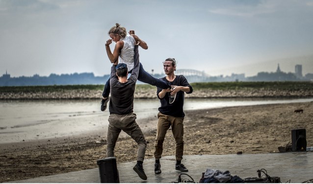 Ooibosje aan de Waal (foto: Hans Cras)