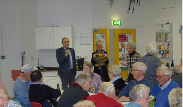 Voorzitter RW50+ en Wethouder A. van Loon. (foto: John Stoll)