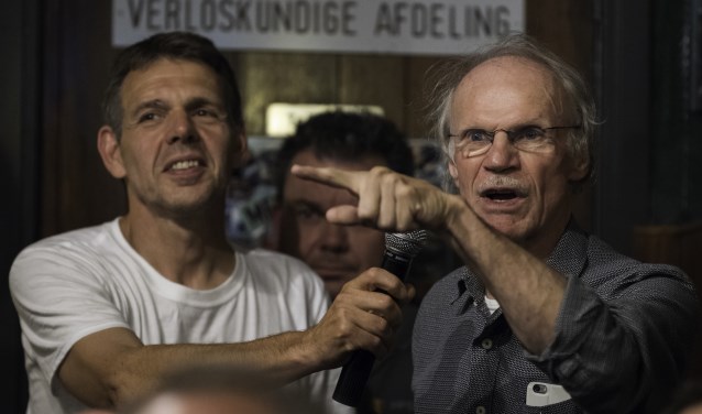 Bewoners aan het woord bij bijeenkomst over railterminal, augustus 2018 Valburg. (foto: Overbetuwe Overbelast)