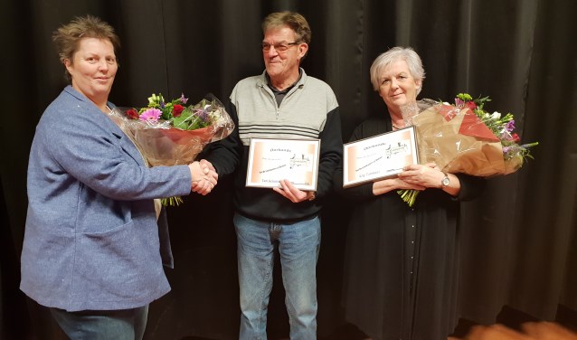 Jubilarissen Ton Scholten en Elly Tamboer. (foto: Annie Altena)