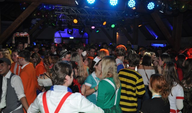 Groot carnavalsfeest op De Hucht. (foto: B. Knot)