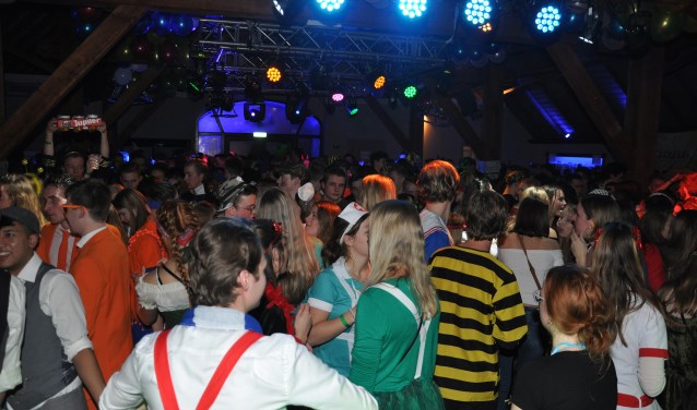 Groot carnavalsfeest op De Hucht. (foto: B. Knot)
