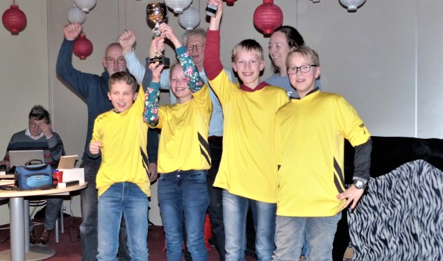Het winnende team van CBS Rehoboth uit Ochten. (foto: Sv Rivierenland)