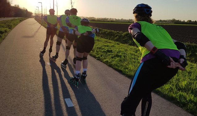 Heerlijk skeeleren na opfriscursus. (foto: Hans Verwei)
