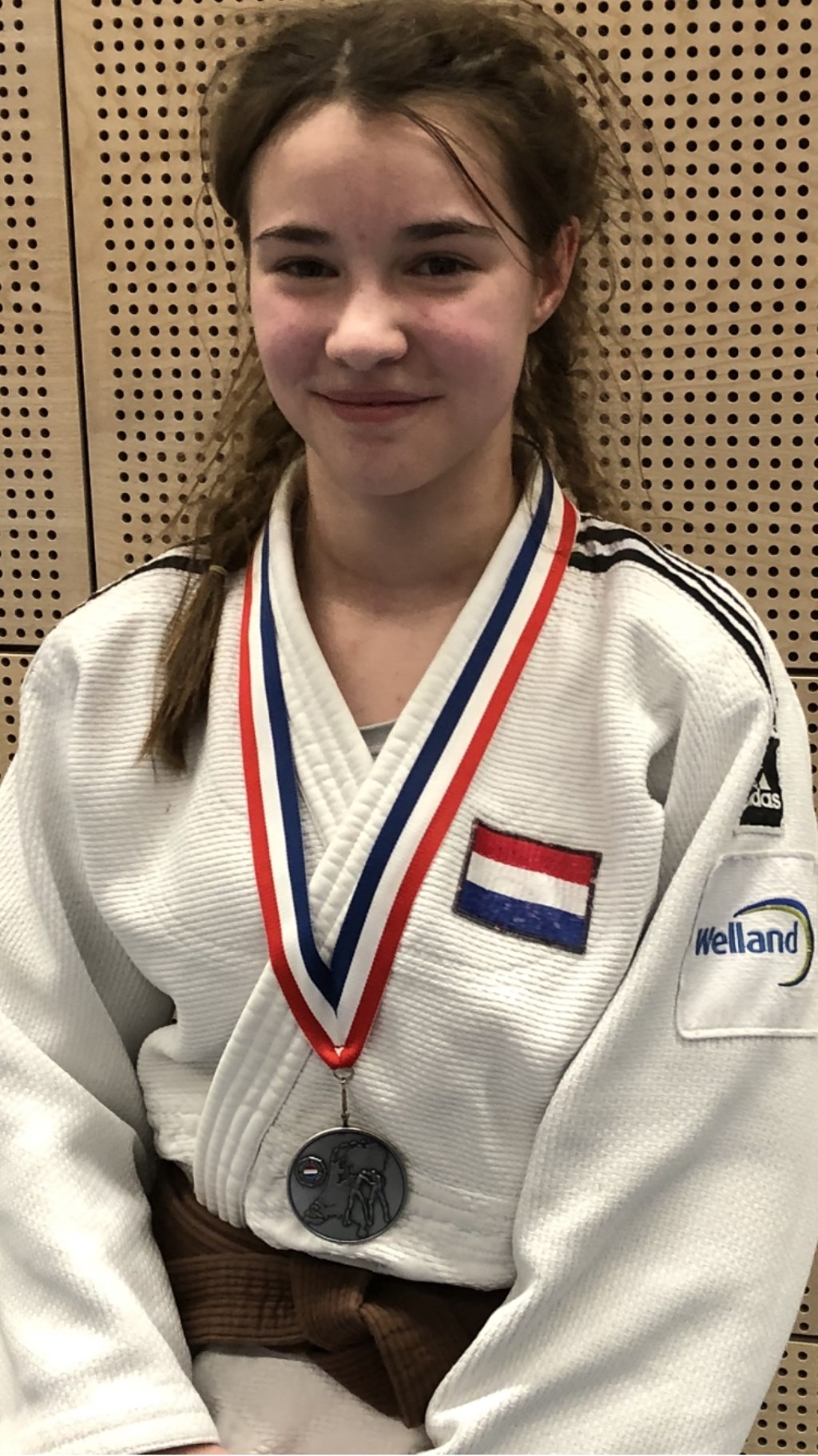 Mirthe van Kerkhof met haar vijfde NK -medaille. (foto: Michiel van Kerkhof)
