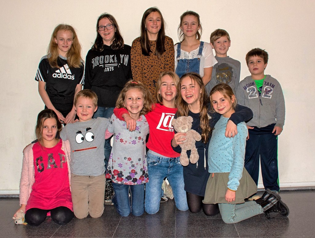 Groepsfoto spelers voorstelling. (foto: Maria Schut)
