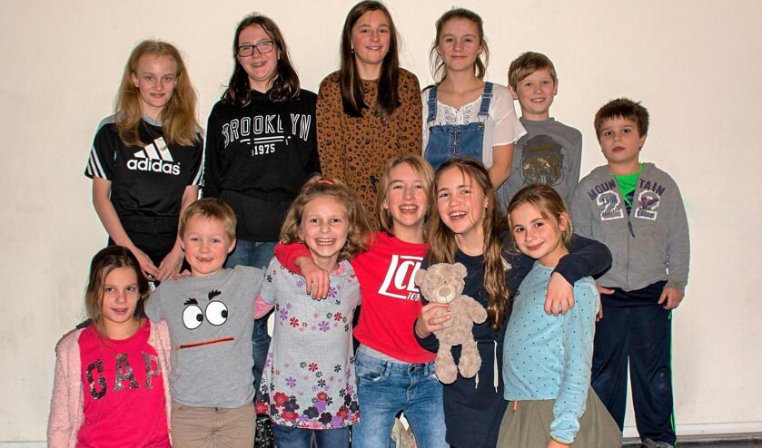Groepsfoto spelers voorstelling. (foto: Maria Schut)