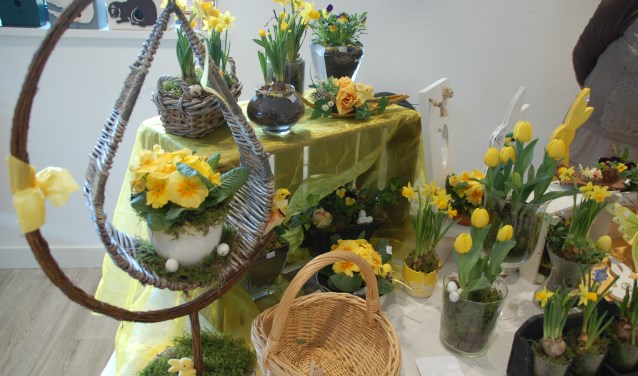 Op de markt is van allerlei leuks te koop. (foto: NH-kerk Ingen)