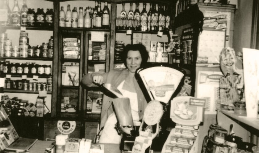 De winkel van Niels in de Munnikhofsestraat met Ciska