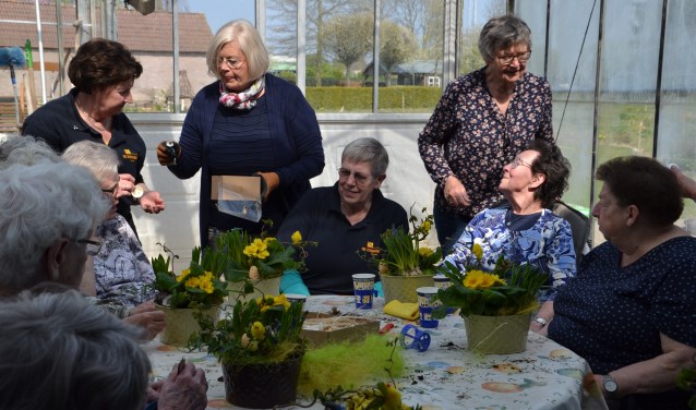 Bloemschikmiddag Zonnebloem. (foto: N. Pinta)