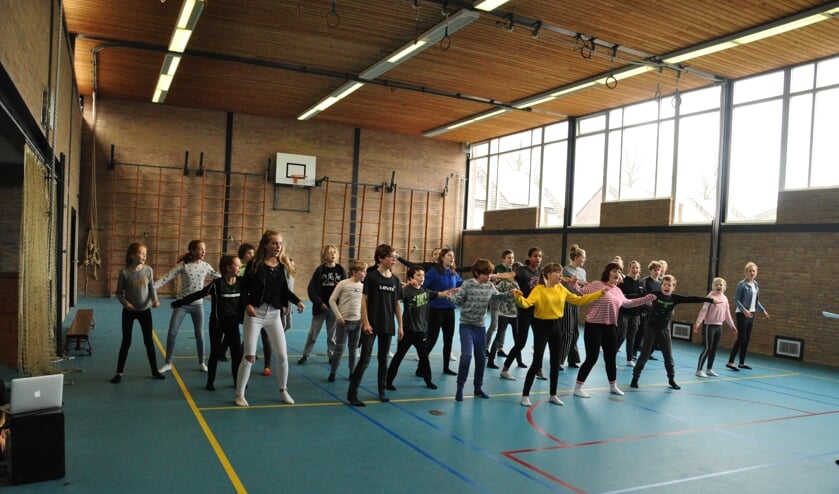 Repeteren voor Robin Hood. (foto: Hannie Bouman)