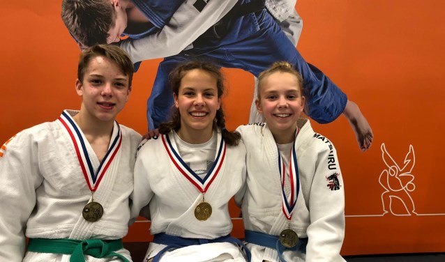 Van links naar rechts: Yven Wehman, Faye Hensen en Anouk de Kruijff. (foto: Bushi Arnhem)