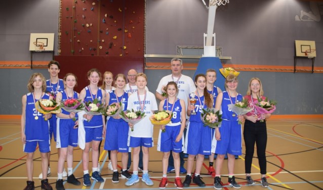 Kampioensteam U14-2. (foto: Basketiers 71)
