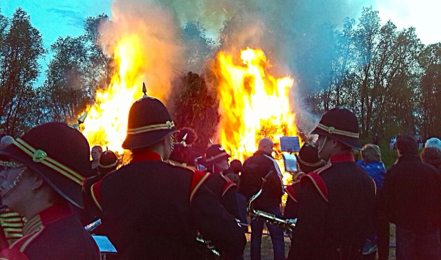 Sint-Sebastianus bij paasvuur Gendt. (foto: Barry de Vries)