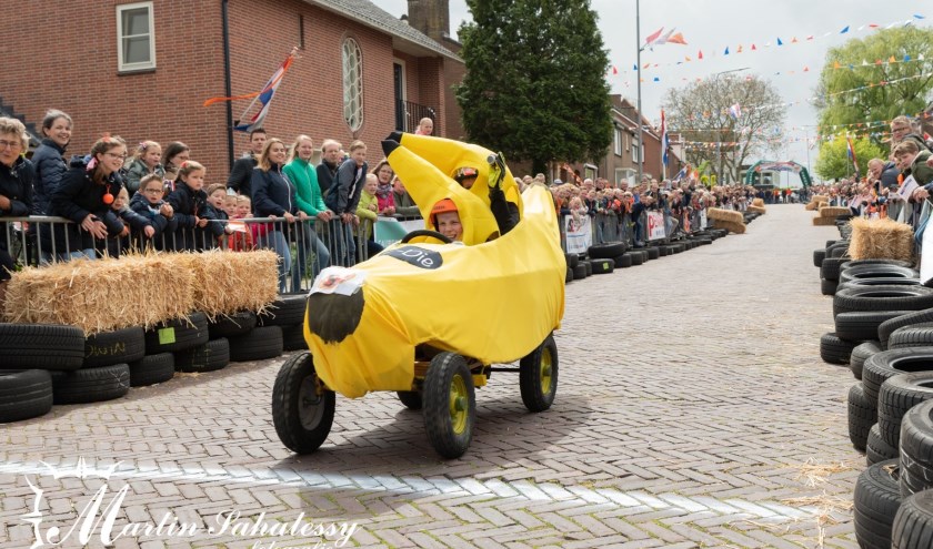 Die & Die team tijdens Zeepkistenrace 2019. (foto: Martin Sahalessy)