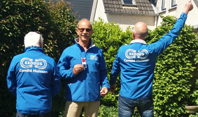De nieuwe outfit voor het WO II gilde. (foto: Herman Janssen)