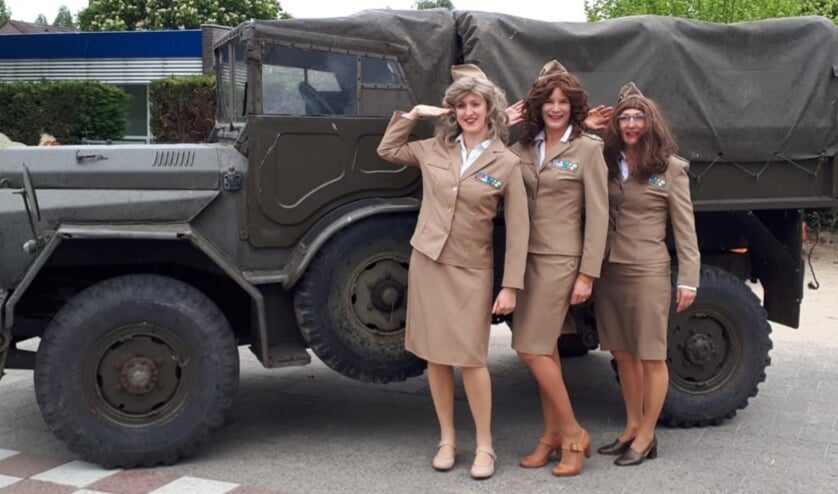 Optreden van de Star Sisters. (foto: basisschool de Hien Dodewaard)
