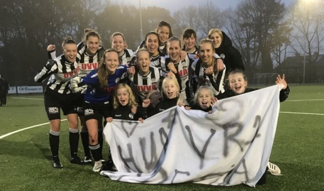 Eldenia VR1 & team van pupil van de week. (foto: vv Eldenia)