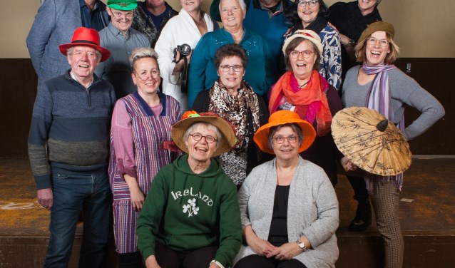 Leden Toneelgroep 'Das Mooi'. (foto: Eddy de Wild)