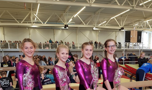 Van links naar rechts: Maan, Mirte, Celine & Sanne. (foto: M.C. van Verseveld)