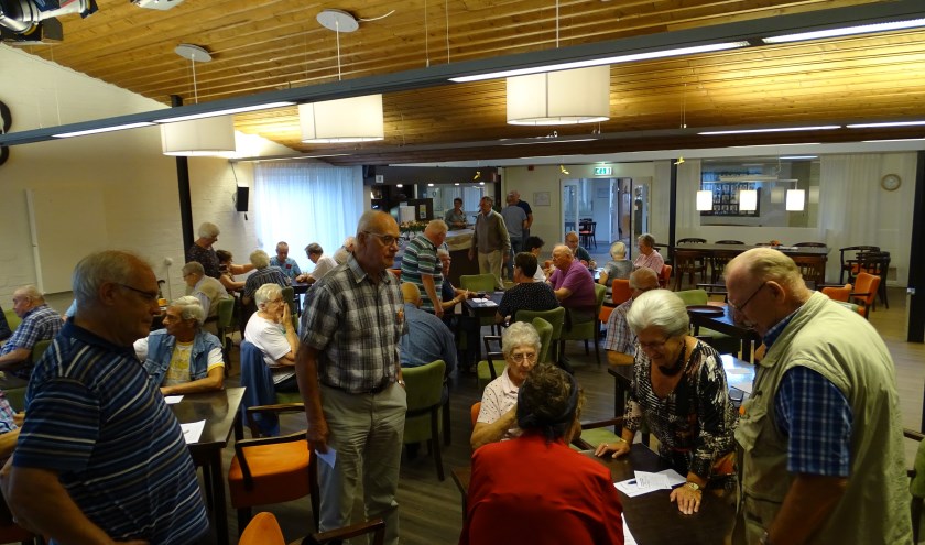 Speelmiddag klaverjassen. (foto: W. van Alfen)