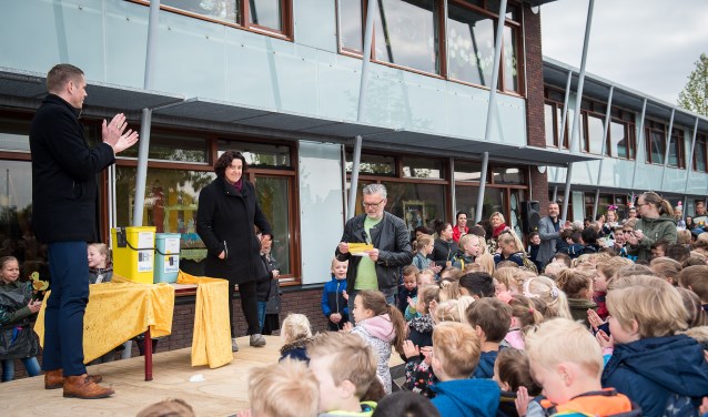Op de basisscholen in de Elster wijk Westeraam is een start gemaakt met afvalscheiding. (foto: Suzan)