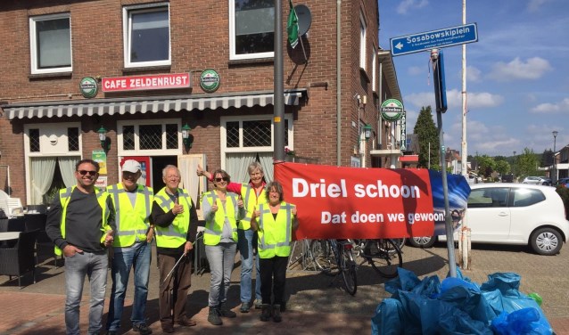 Zwerfvuil op 11 mei in Driel. (foto: J. Kaihatu)
