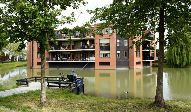Er mag alleen vanaf de Baron van Spittaellaan worden gevist. (foto: Sjaak Veldkamp)