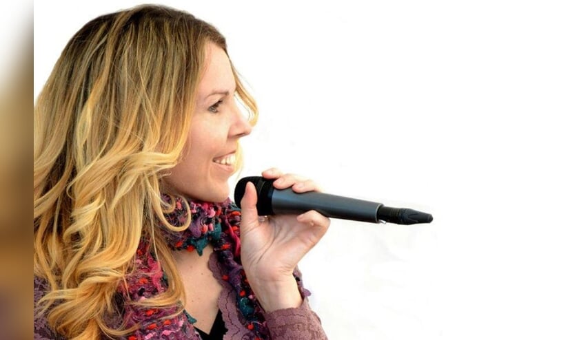Yoke Anders is vrijdag 24 mei te zien en te horen bij het Open Podium in Elst. (foto: PR NK Straatmuzikantenfestival)