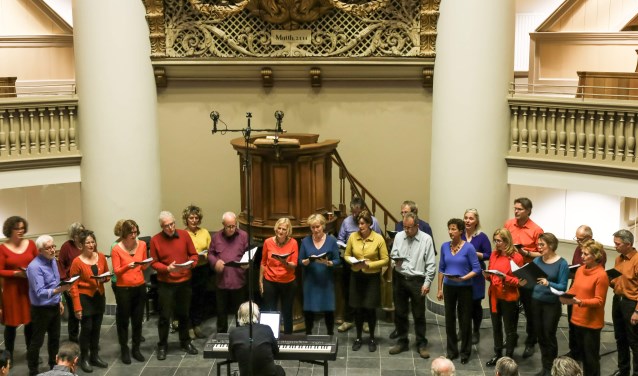 CantAnimus tijdens de 1e Ver-toon-ing in de Koepelkerk. (foto: Gerrie Muller)