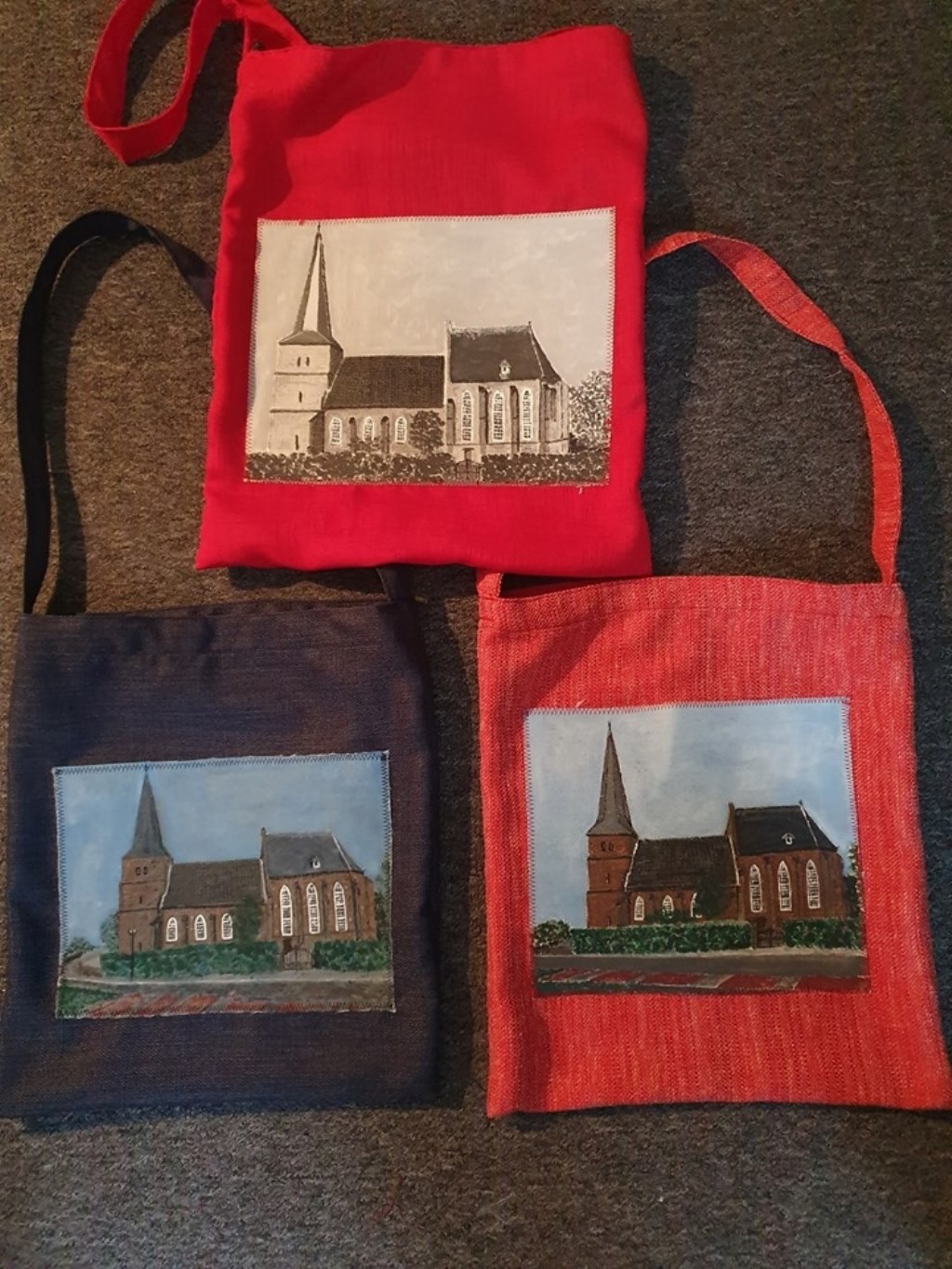 Kerk aan de Groesbeek ook op tassen. (foto: Gerda Sollie)
