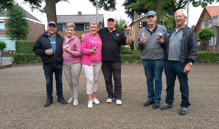 Winnaars gezelligheidstoernooi. (foto: Paull)
